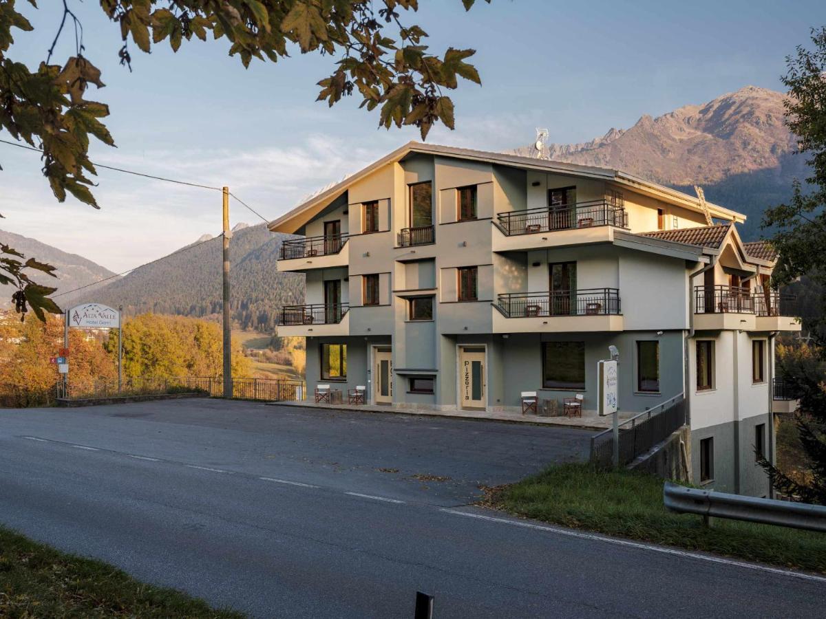 Hotel Garni Alta Valle Vione ภายนอก รูปภาพ